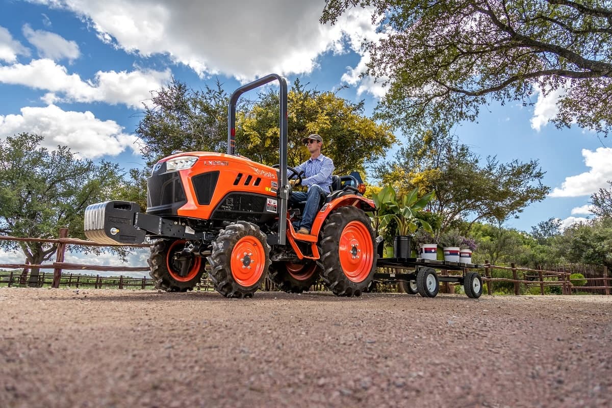 Kubota’s LX3520 Narrow Tractor