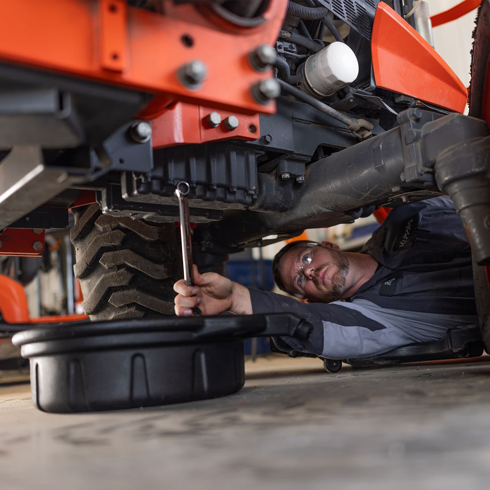Kubota service oil change
