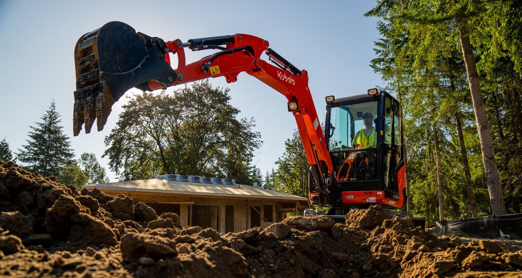 Tractor Loader Backhoe vs. Compact Excavator: Choosing the Right Equipment for the Job