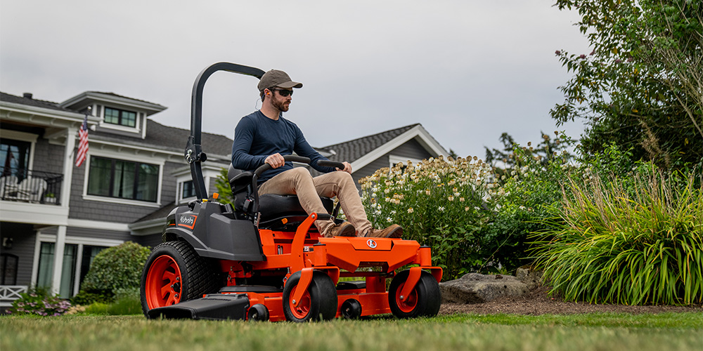 Image of Roller lawn mower with zero-turn radius