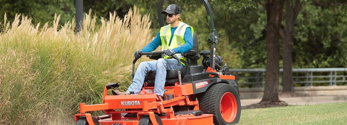 Make Mulching AND Bagging Possible with the Kubota Z700 EFI Series