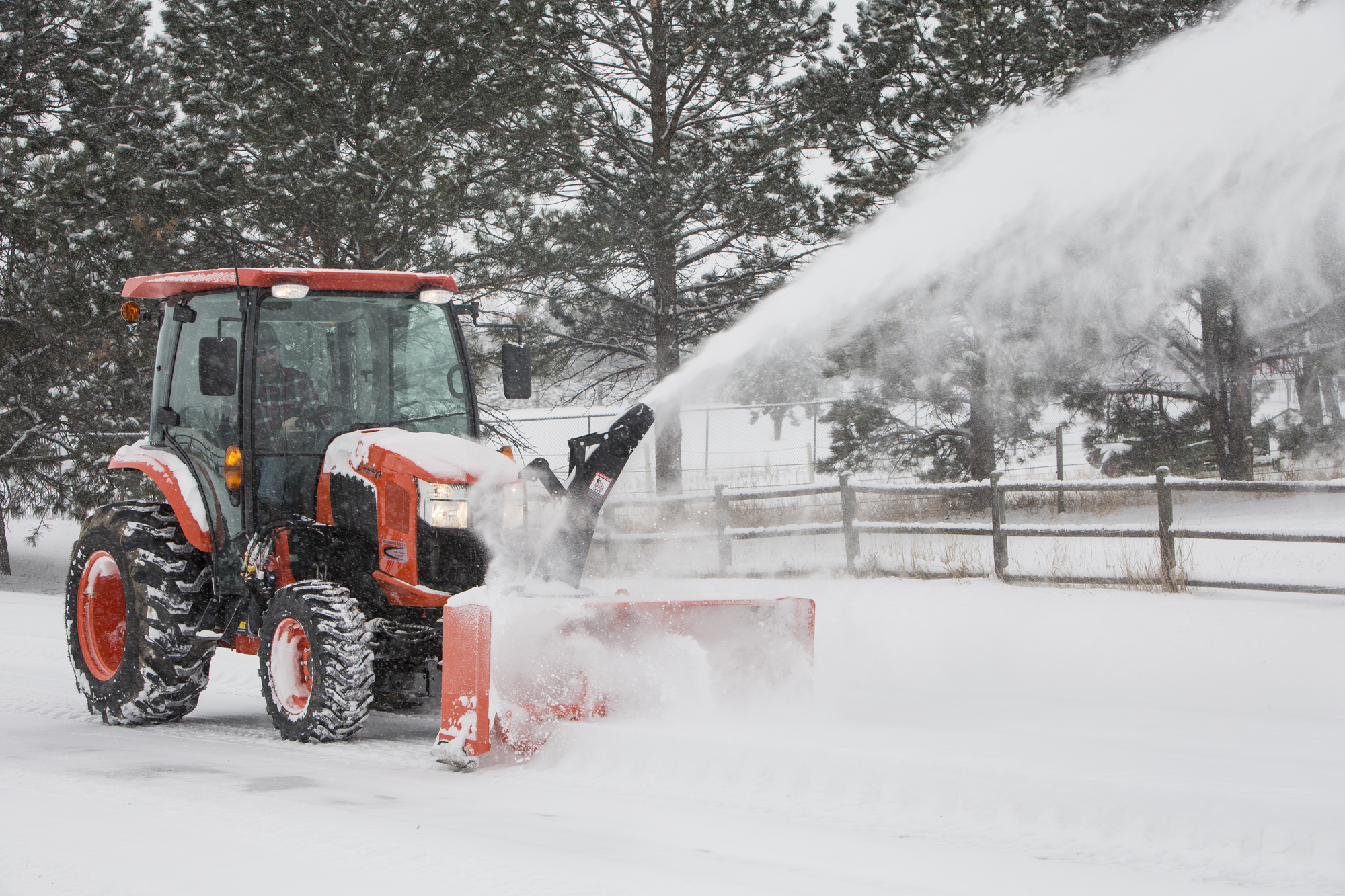 0215_L3560_Cab_SnowBlower_8558