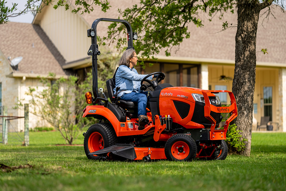 Kubota BX2680 » Ginop Sales Inc., Michigan