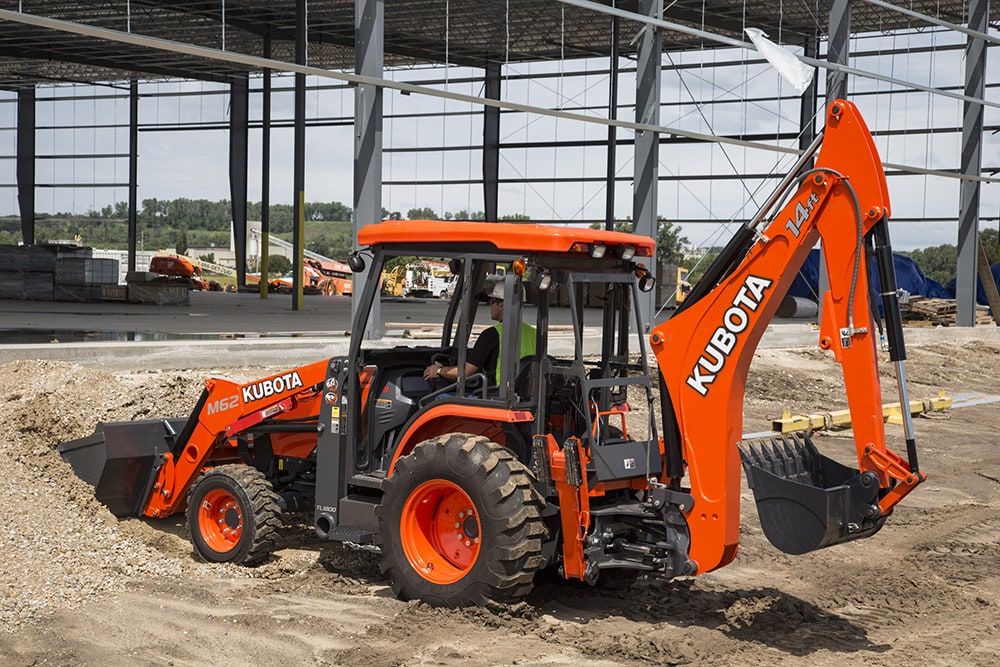 Chili Implement Kubota Showroom Tractor Loader Backhoe M62