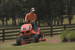 GR2120_MaleMowing2