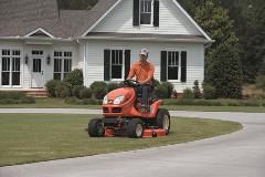 GR2120_MaleMowing7