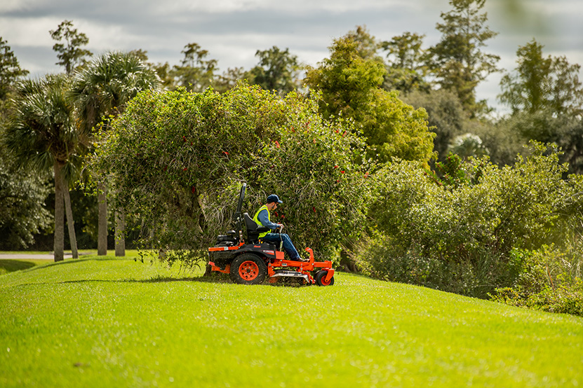 Z700_Z724X_Mower_SideDischarge_SideAngle_838